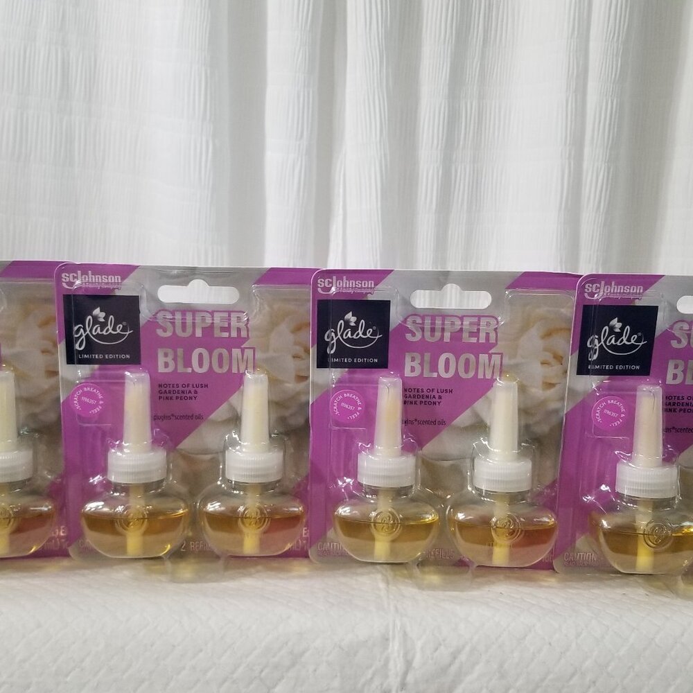 Glade Super Bloom Plugin scented oil 2 Refills per pack Total 8 Refills